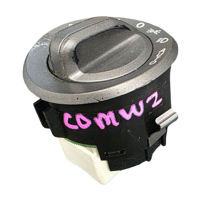 Comw2 - VZ - Holden Commodore - Headlight Switch
