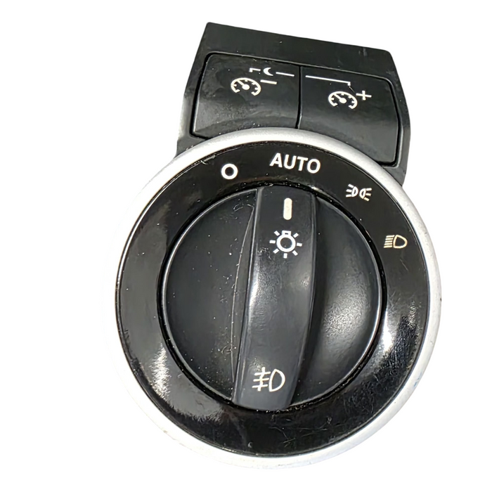 B001 - VE - Holden Commodore - Headlight Switch- Black