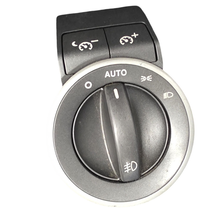 Comw20 - VE Holden Commodore - Headlight Switch