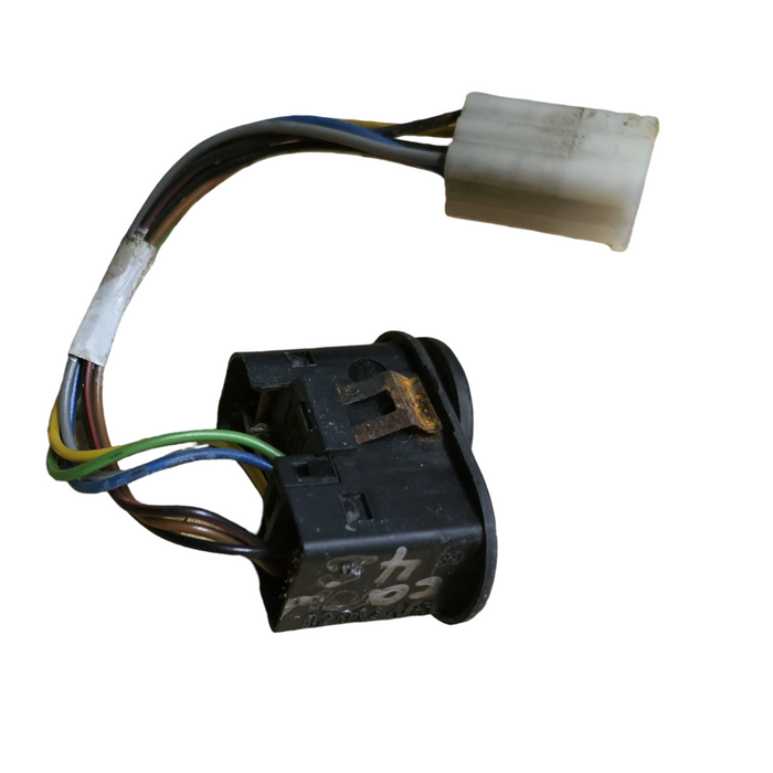 Comw48 - VS Holden Commodore - PWR Mirror Switch