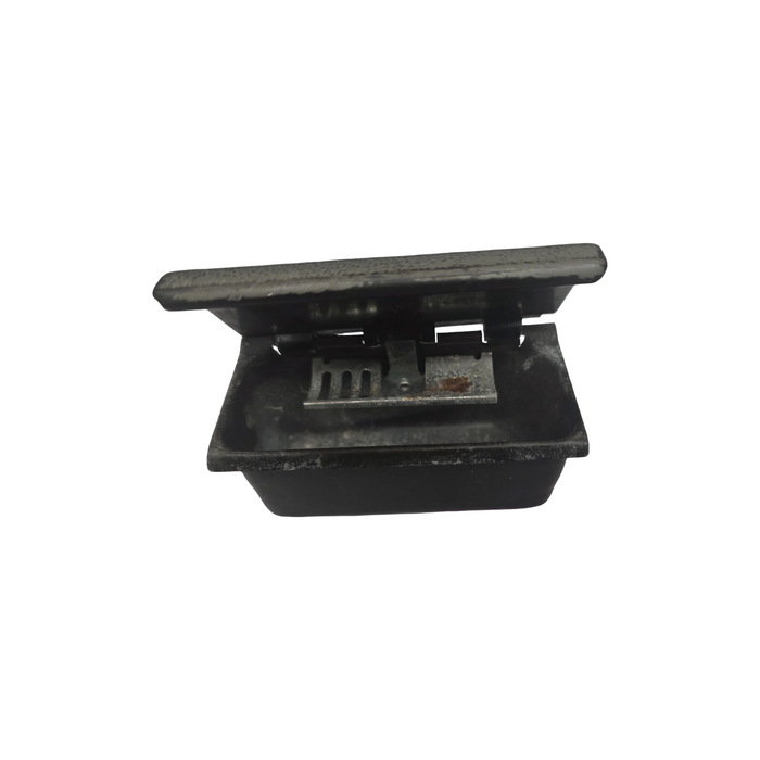 Comw71 - VN, VQ, VP, VR, VS Holden Commodore - Ashtray