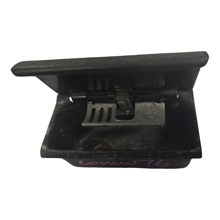 Comw76 - VN, VQ, VP, VR, VS Holden Commodore - Ashtray