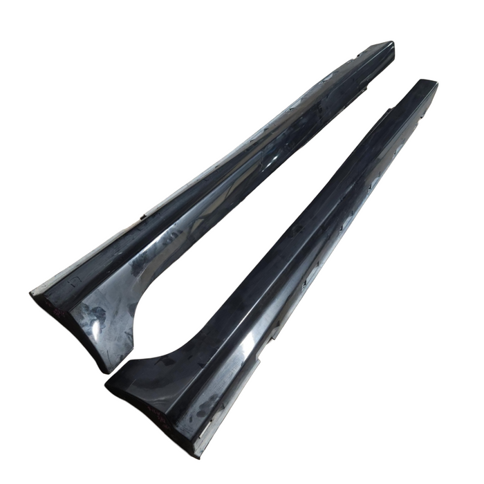 A218 - VF SV6, SS Holden Commodore - Sideskirt (Pair) Phantom Black