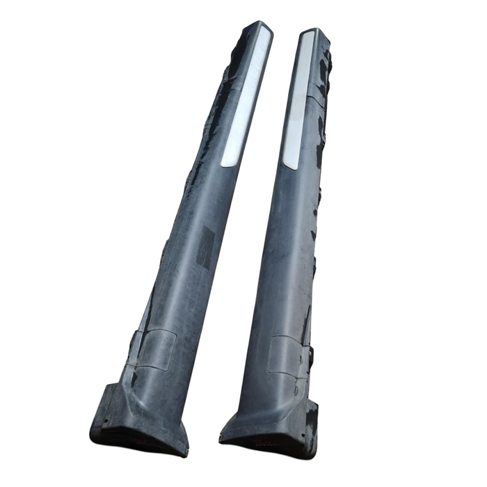 A127 - Vy Holden Adventra - Sideskirt (pair) Black