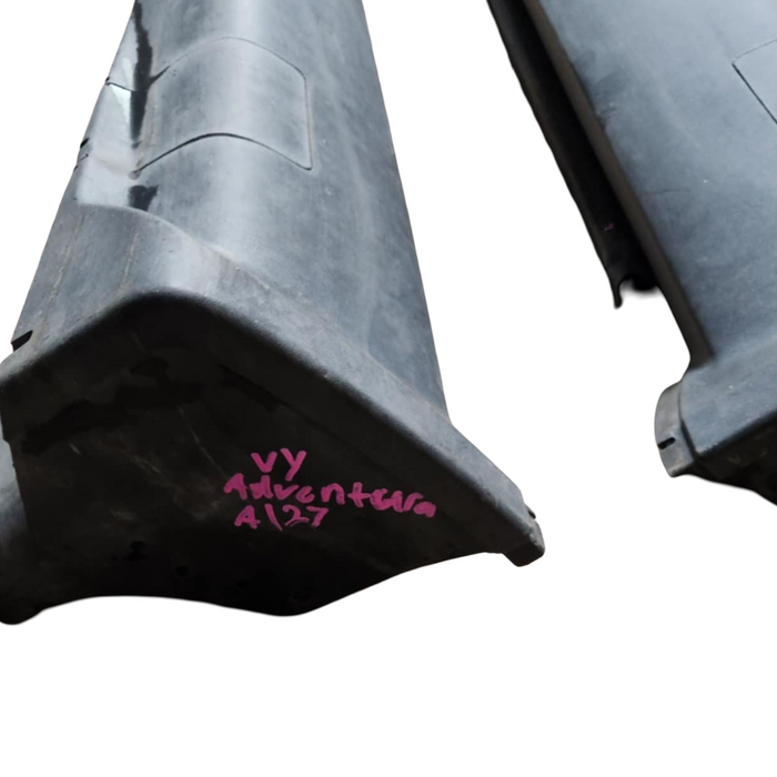 A127 - Vy Holden Adventra - Sideskirt (pair) Black