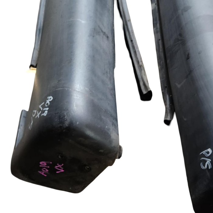 A019 - Vx holden Commodore Sedan - Sideskirts (pair)