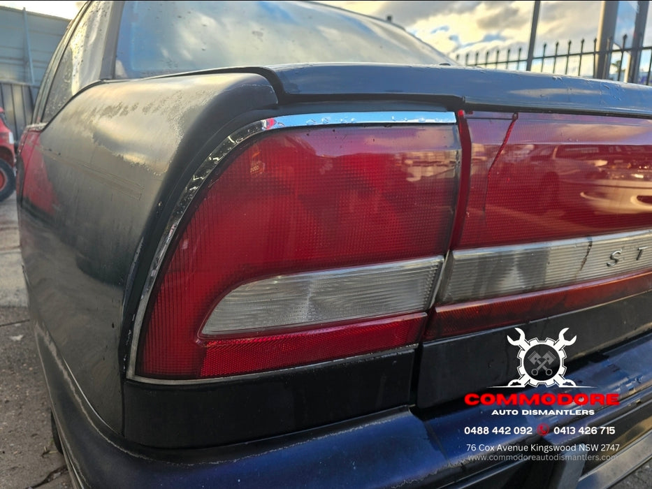 A271 - VS HOLDEN STATESMAN SII - Bootlid w/ Garnish - RAVEN PEARL #B171