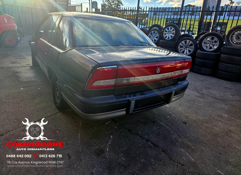 A271 - VS HOLDEN STATESMAN SII - Bootlid w/ Garnish - RAVEN PEARL #B171
