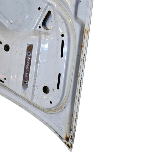 A166 - VS Holden Commodore Sedan - Bootlid White