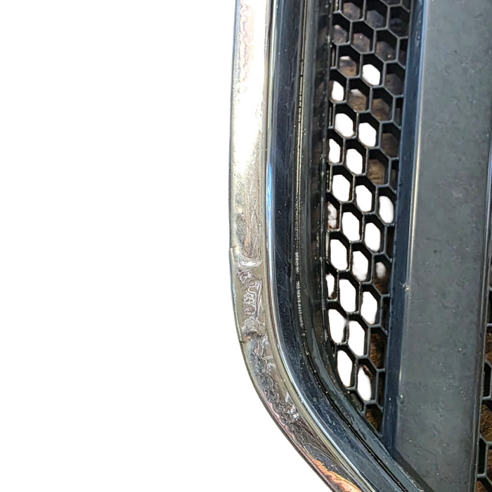 VY Holden Calais Series II - Front Grille