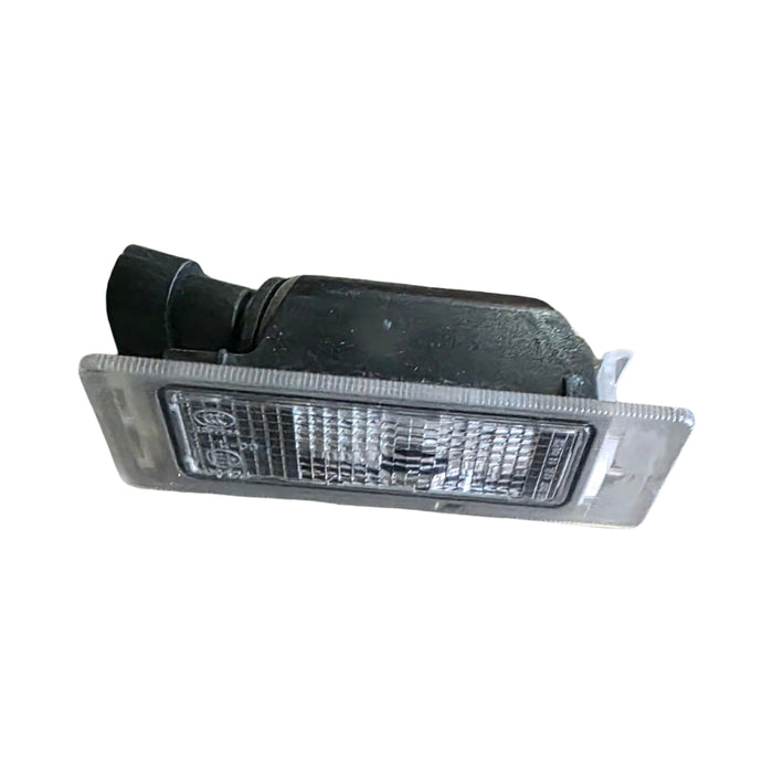 A218 - VF SV6 II Holden Commodore Sedan - Number Plate light with Globe
