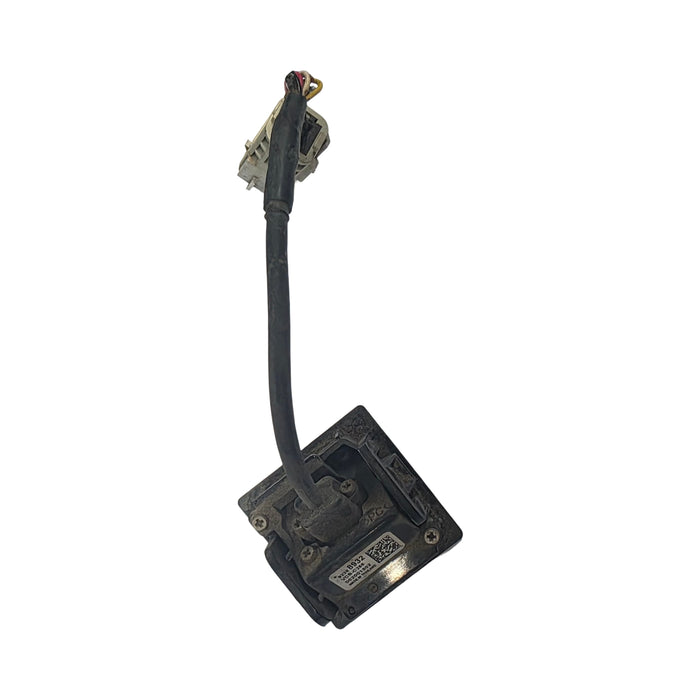 A218 - VF SV6 II Holden Commodore Sedan - Reversing Camera