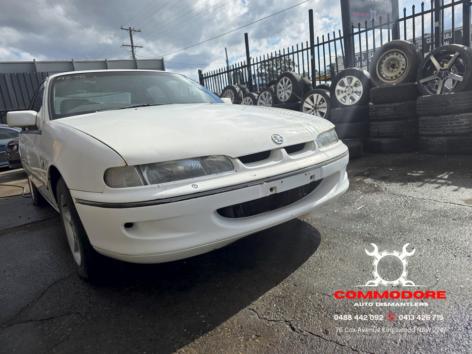 A276 - VS HOLDEN COMMODORE SEDAN - Guard Blinker (CLEAR)
