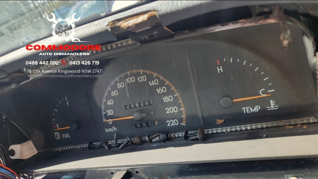 A262 - VP Holden Commodore Sedan - Cluster (Level 1 , AUTO V6) 238,XXXkms