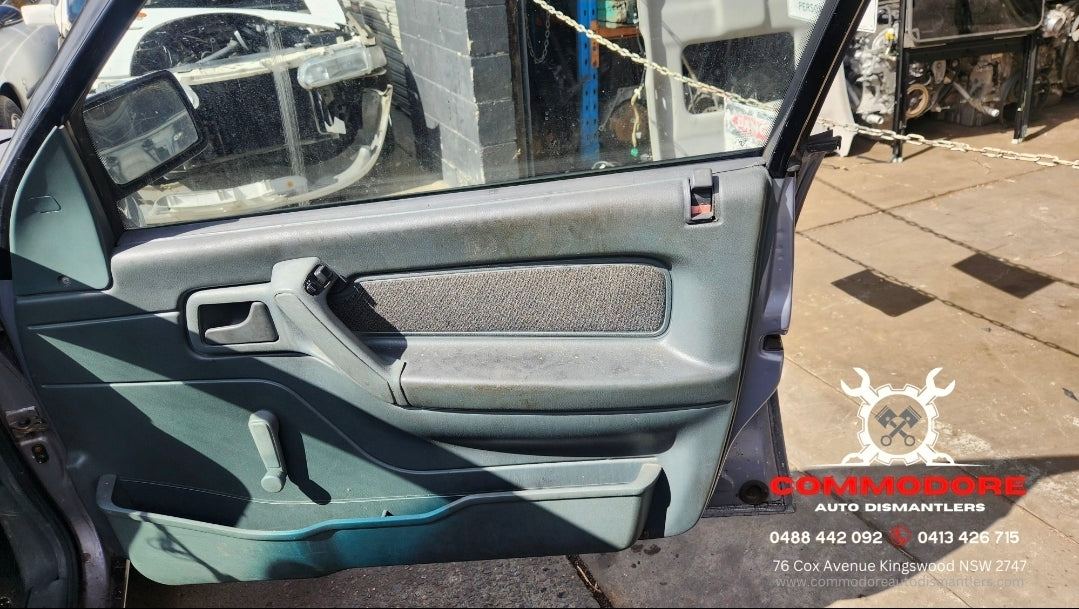 A262 - VP Holden Commodore Sedan - Internal Door Lock (Pair)