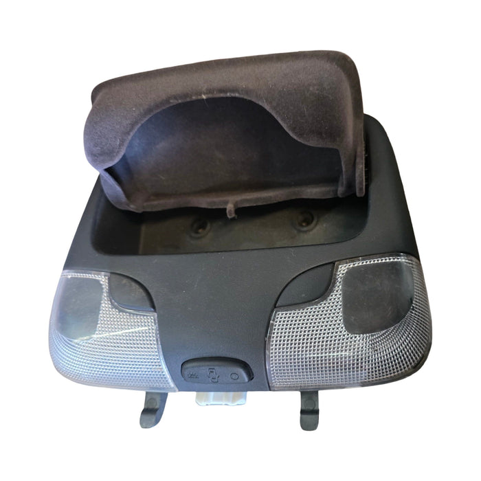 E001 - VZ Holden Calais - Interior Light Onyx