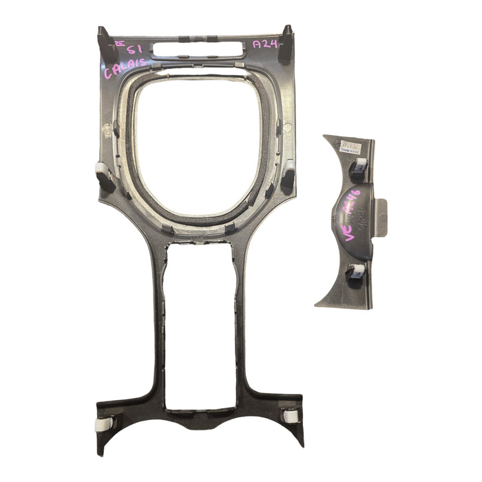 A246 - VE HOLDEN CALAIS V - Centre Console Trim - AUTO Silver