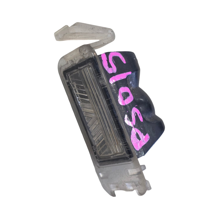 P015 - VE HOLDEN COMMODORE UTILITY - Number plate light Lense