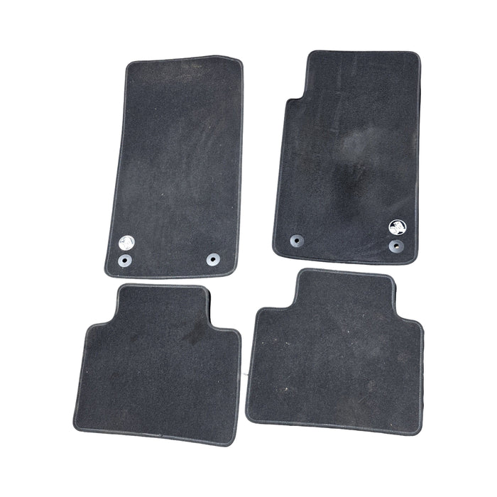 A232 - VF HOLDEN COMMODORE Sedan - FLOOR MATS - SET