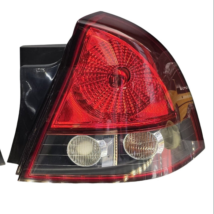 A268 - VZ HOLDEN CALAIS - Taillight SET