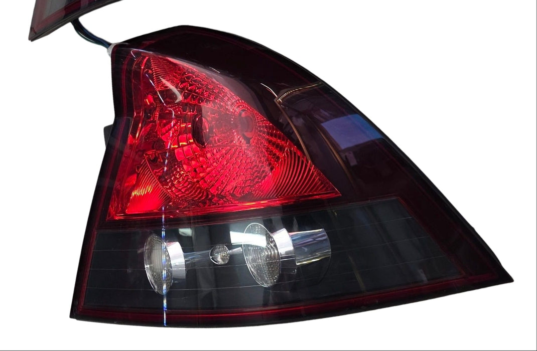A268 - VZ HOLDEN CALAIS - Taillight SET