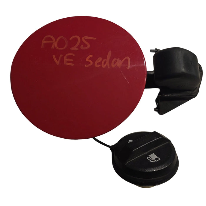 A025 - VE HOLDEN COMMODORE SEDAN SV6 - FUEL FLAP - RED