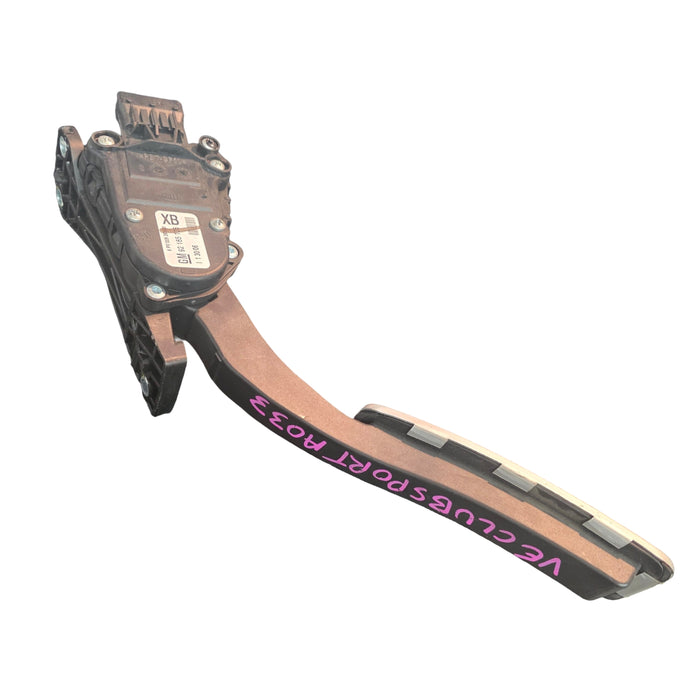 A033 - 9/2006 VE HOLDEN CLUBSPORT - V8 Accelerator Pedal