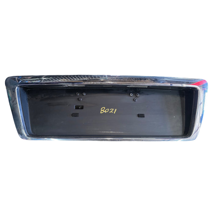 B021 - VY HOLDEN COMMODORE BERLINA SEDAN - BOOT GARNISH