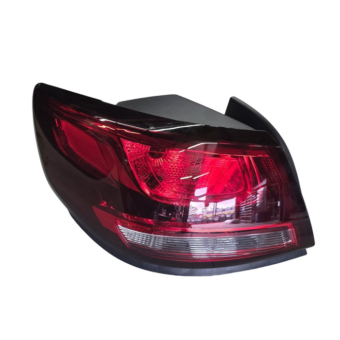 VF SS / SV6 Holden Commodore Sedan - Passenger Side Taillight **NEW**