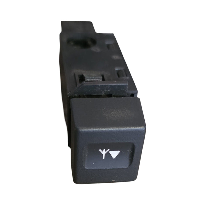 A016 - VS HOLDEN COMMODORE BERLINA - ANTENNA SWITCH "DOWN"