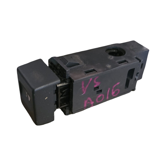 A016 - VS HOLDEN COMMODORE BERLINA - ANTENNA SWITCH "DOWN"