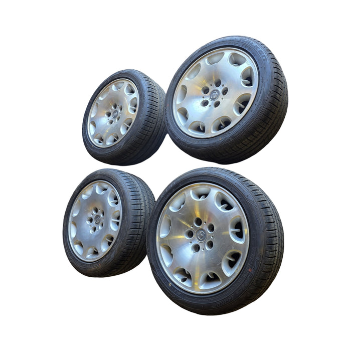 #geo - VT Holden International - 17" Wheels with Centre Caps and New Tyres (set of 4)