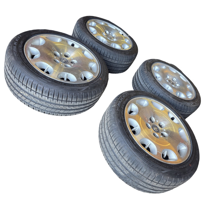 #geo - VT Holden International - 17" Wheels with Centre Caps and New Tyres (set of 4)