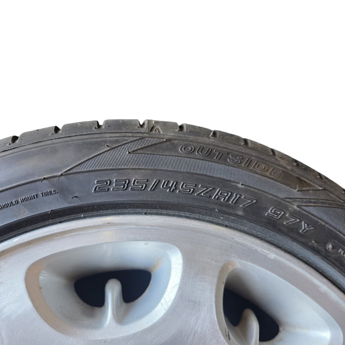 #geo - VT Holden International - 17" Wheels with Centre Caps and New Tyres (set of 4)