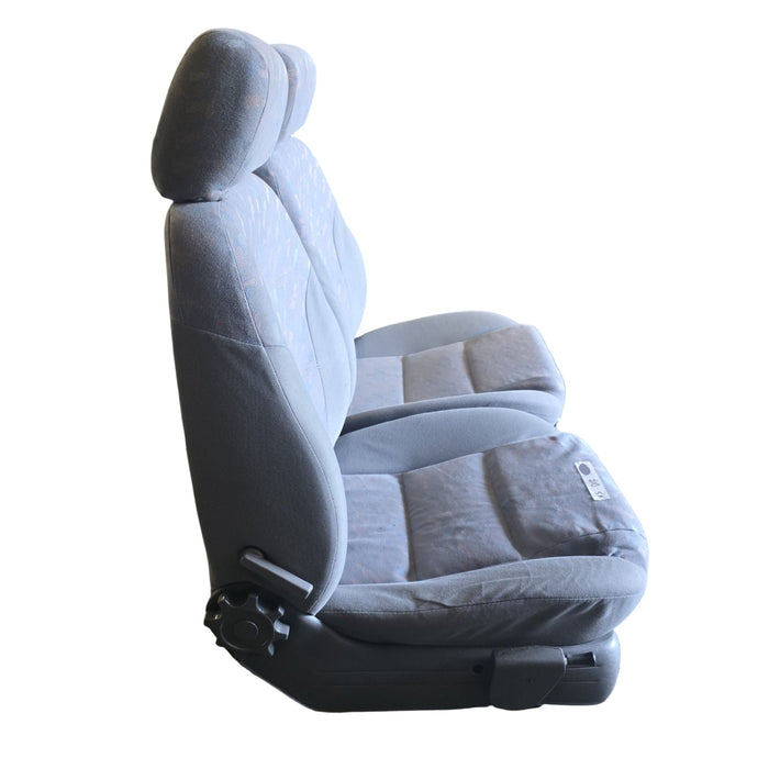 A084 - VS Holden COMMODORE Sedan / Wagon - FRONT Seat SET with rails and seat side plastics
