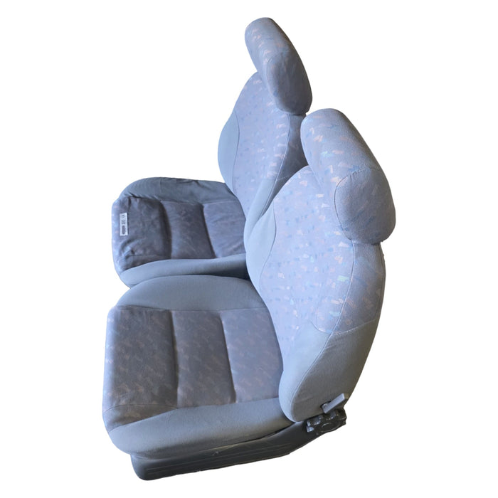 A084 - VS Holden COMMODORE Sedan / Wagon - FRONT Seat SET with rails and seat side plastics