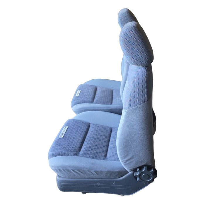 A081 - VS Holden Commodore Sedan / Wagon - FRONT Seat SET with rails and seat side plastics