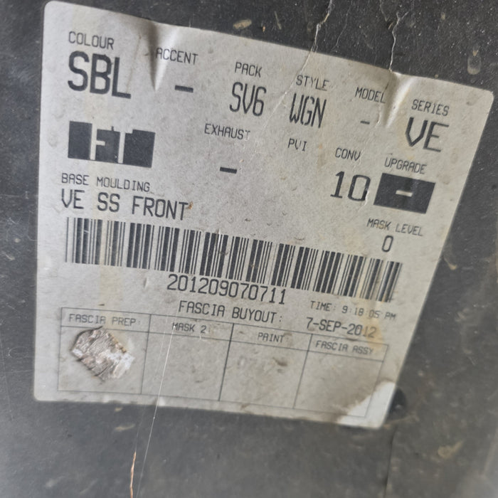 VE SS Series II - Front Bar - with Fog lights, Fog light Bezels, and Lower Grille - Switchblade Silver