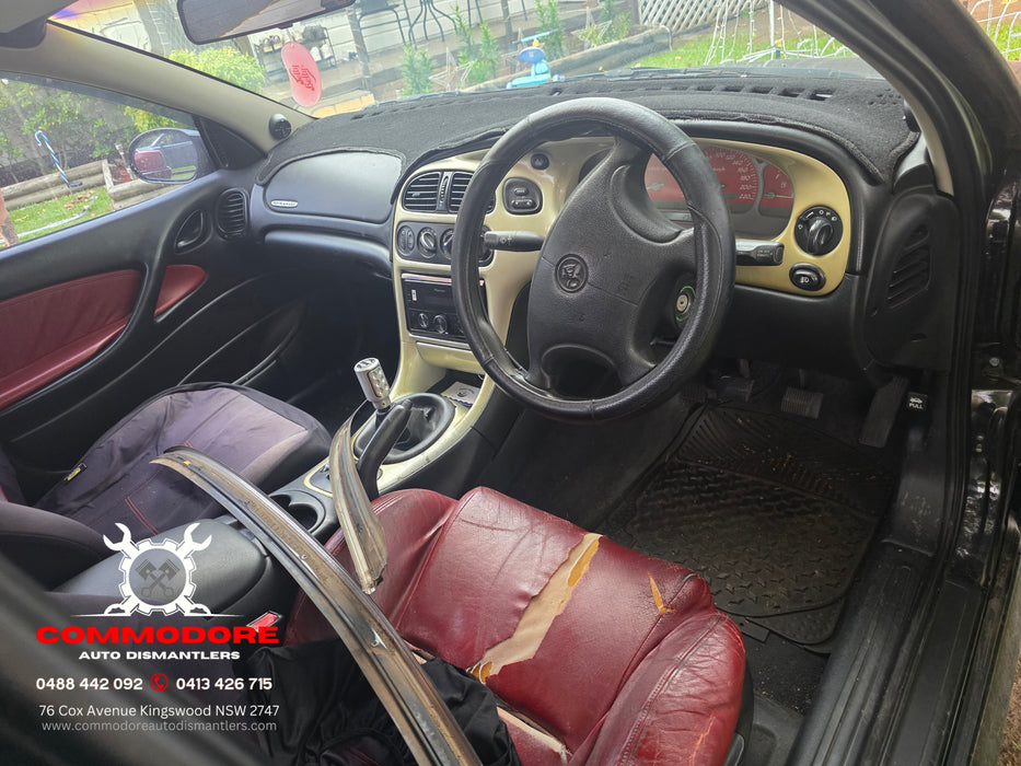 VUSS010 - VU Holden Commodore Utility - Cluster V8 MANUAL LS1 - 294, xxxkms "DG"