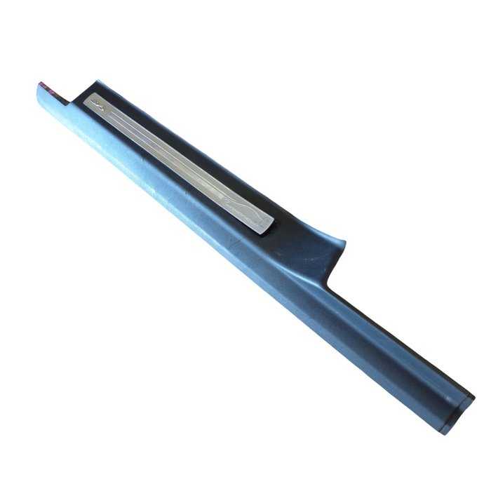VE / VF SV6 Holden Commodore Sedan - PASSENGER FRONT - Scuff Sill Trim / Includes Alloy Insert - PART #92200190