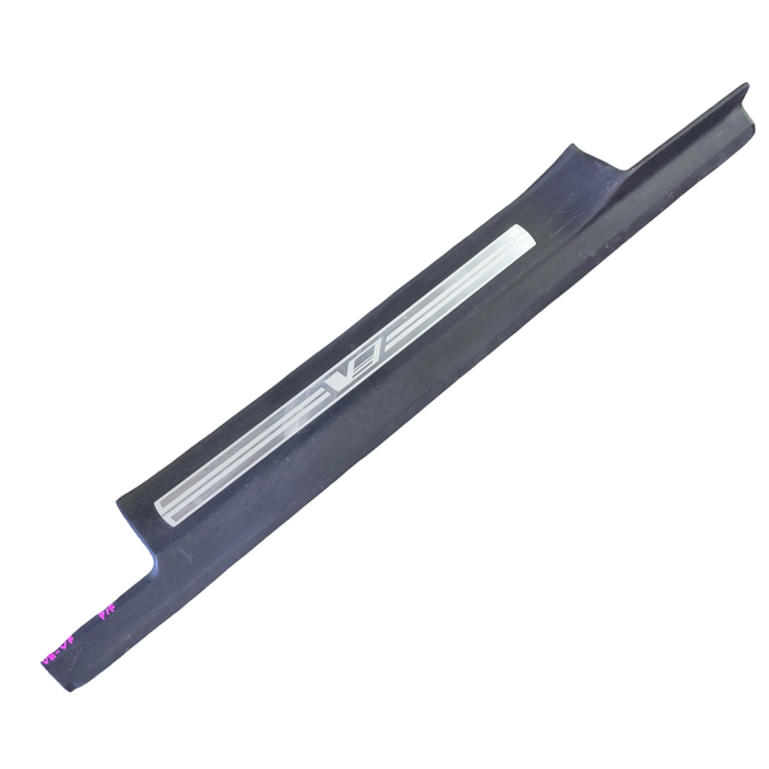 VE / VF Holden Calais V - PASSENGER FRONT - Scuff Sill Trim / Includes Alloy Insert Part #92200186