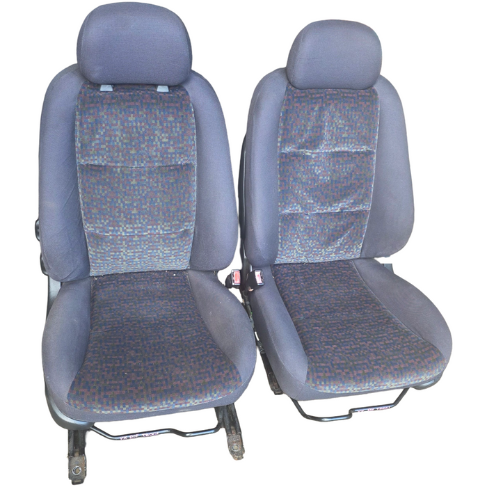 TD001 - VT Holden Commodore Sedan - Front Seats Cloth (pair)