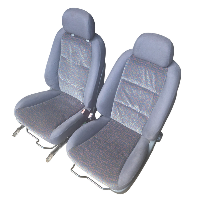 TD001 - VT Holden Commodore Sedan - Front Seats Cloth (pair)