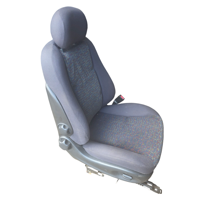 TD001 - VT Holden Commodore Sedan - Front Seats Cloth (pair)