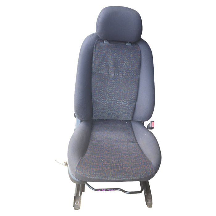 TD001 - VT Holden Commodore Sedan - Front Seats Cloth (pair)