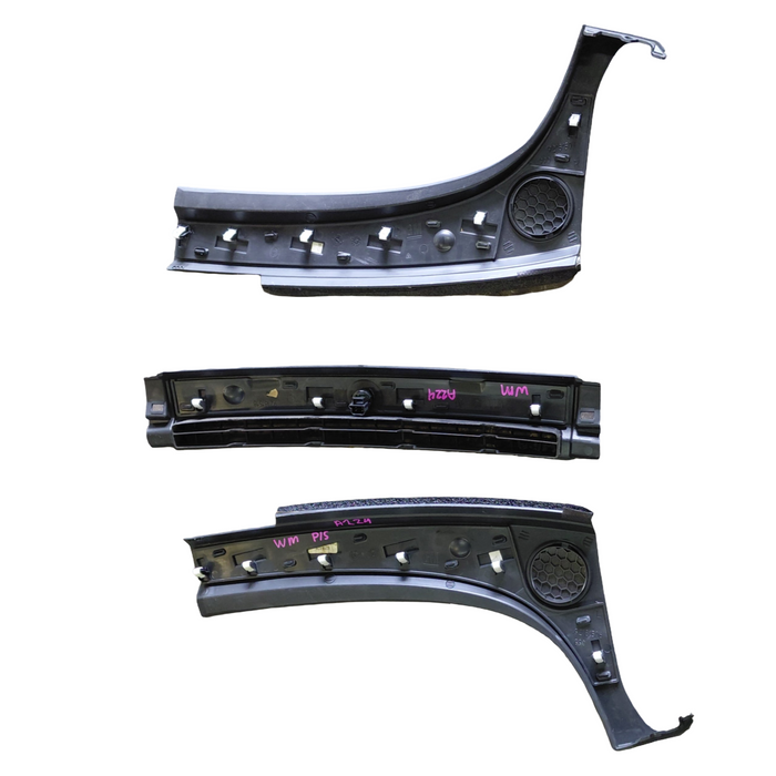 WM Holden Commodore - Dash Vent Trim Set, Black - Part #9218150