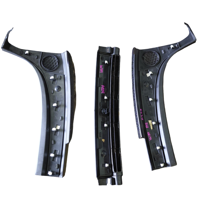 WM Holden Commodore - Dash Vent Trim Set, Black - Part #9218150