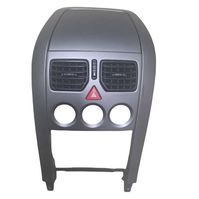 Eb3008 VY / VZ Holden Commodore - Centre Dash Trim with Air Vents and Hazard Switch