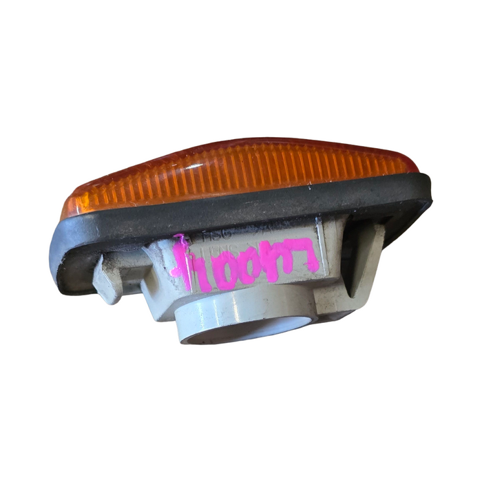 LU004 - VG / VN / VP / VR / VS Holden Commodore - Guard Blinker Amber GENUINE