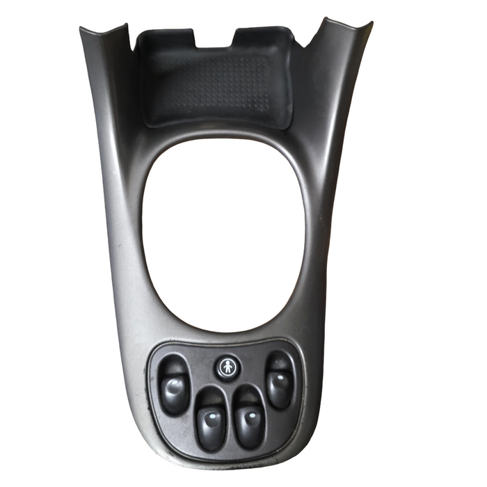 Lu001 - VT / VX SS Holden Commodore - Auto Shifter Surround with Power Window Switches Silver